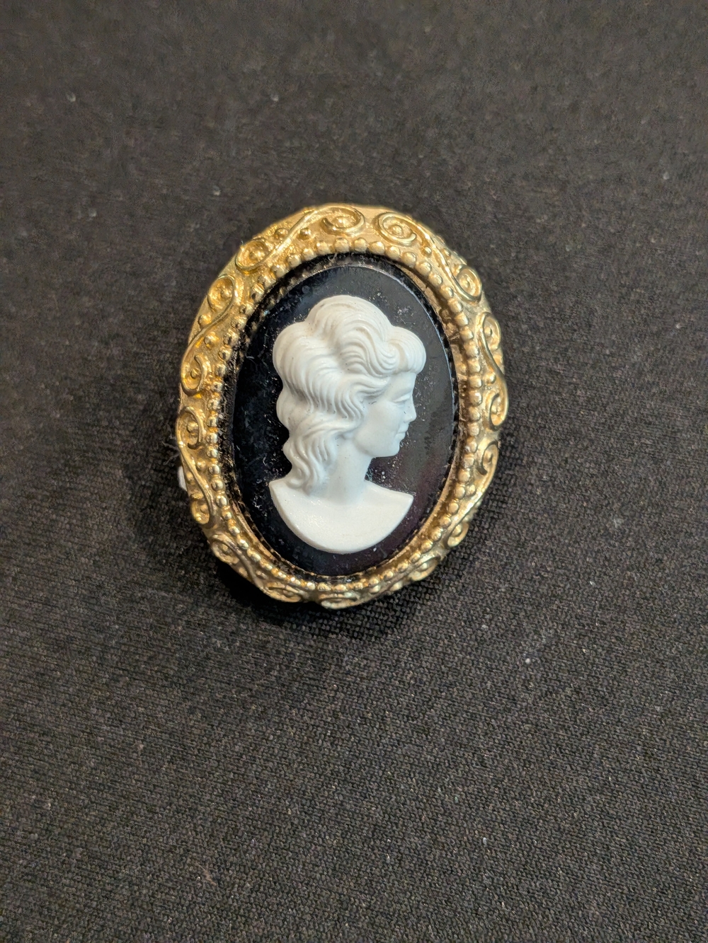 Vintage 2007s Inspired Black and Gold Cameo Brooch Victorian Lady